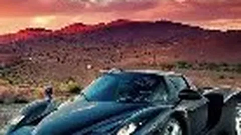 14岁少女李嫣露背照成头像热议，网友感叹纹身过早