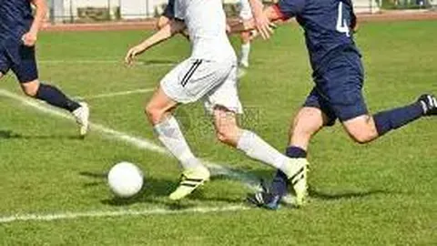 娱乐圈大佬负债困境：六亿债务压身，旧院安身妻子直播助力还债