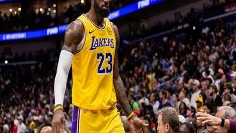 黑龙江省冰上训练中心焕新迎亚冬会，热情拥抱全球嘉宾