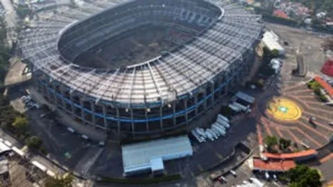 西甲第32轮：皇马主场逆转阿尔梅里亚，本泽马半场戴帽，4-2绝地反击